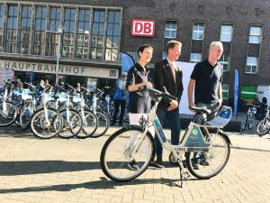 Tagesausflug nach Düsseldorf: Ich teste das Fahrradverleihsystem FordPass Bike!